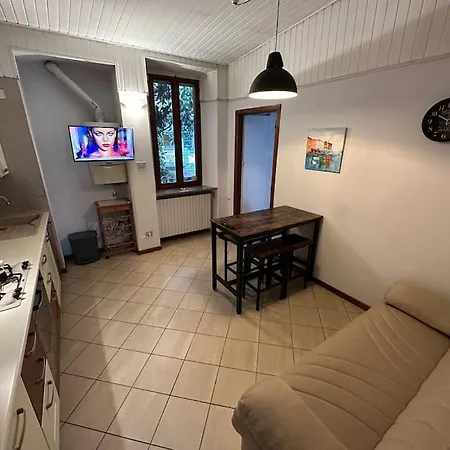 Lovely Central 2-Bedroom Apartment Milan Exterior photo