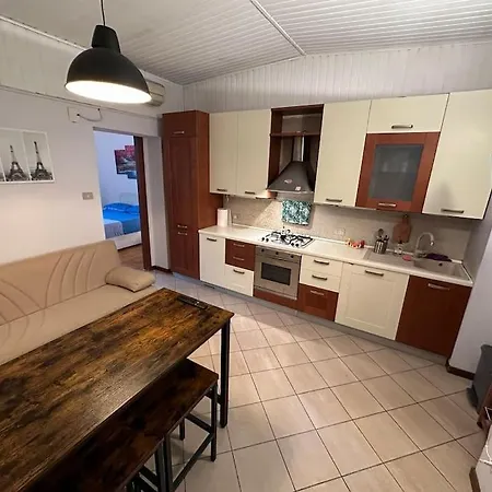 Lovely Central 2-Bedroom Apartment Milan Exterior photo